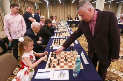 KÖMMERLING! Компания «Комплект Сервис Сибирь», партнёр profine RUS, поддержала шахматный турнир с Анатолием Карповым!